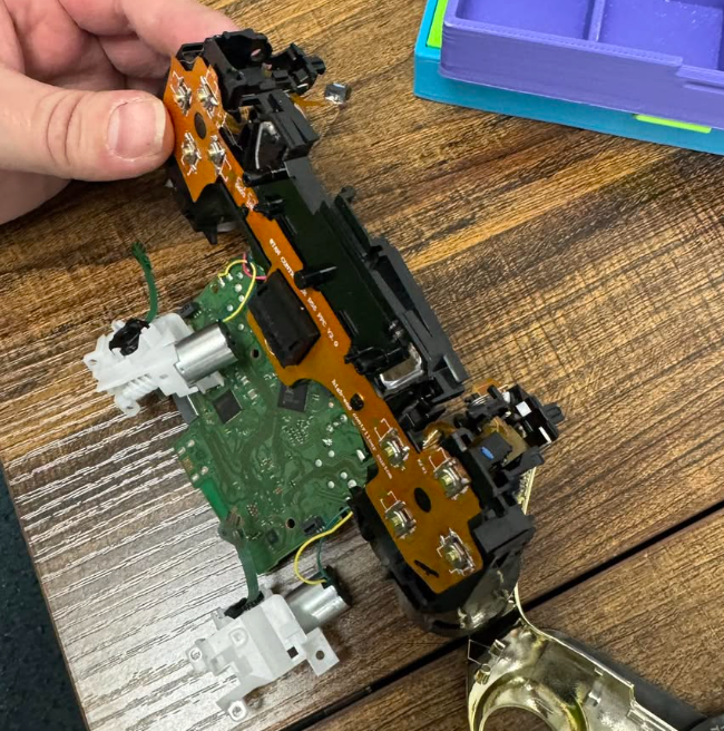 Clicky digital mouse buttons upgrade for Xbox One, PS4, and PS5 controller face buttons and D-pad